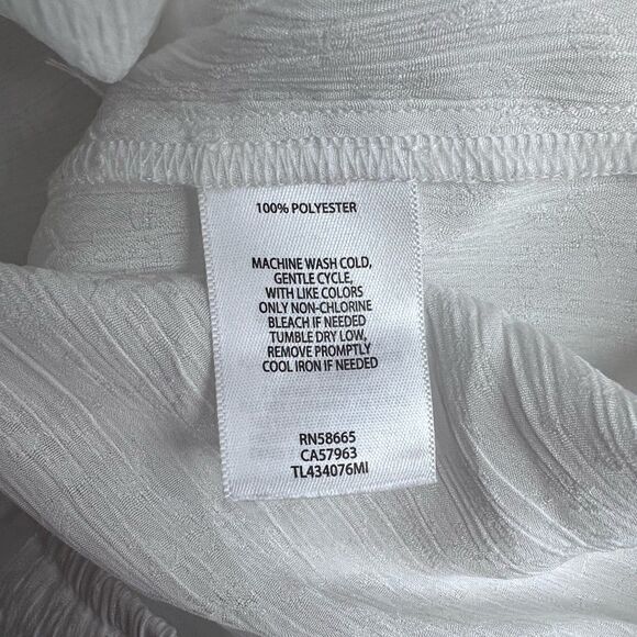 Sz S Leith White Floral Wrap Top - Picture 9 of 9